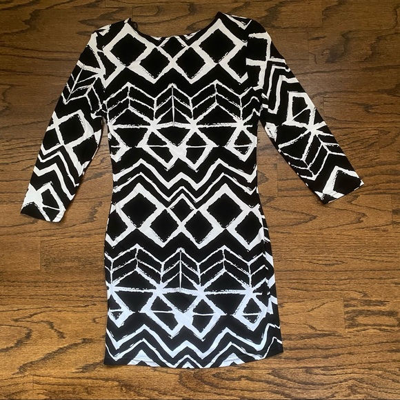 Black and white geometric print bodycon dress - Picture 2 of 4